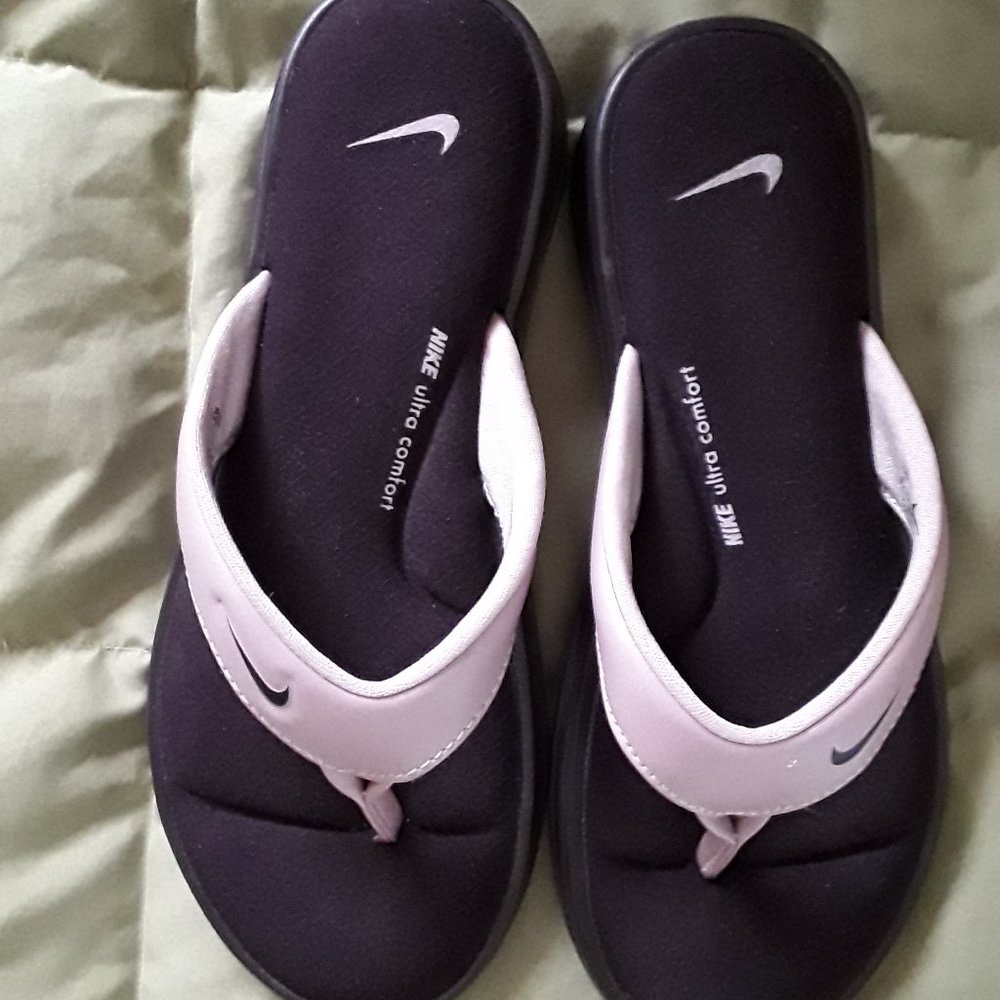 NIKE ULTRA COMFORT PINK SANDALS/FLIP FLOPS SIZE6